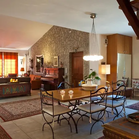 Gaia Villa *